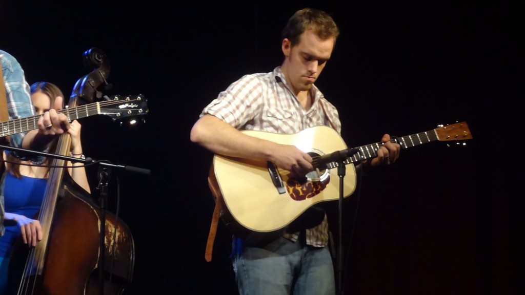 Kyle Triplett playing the Infinity Luthiers Honduras rosewood D-28.